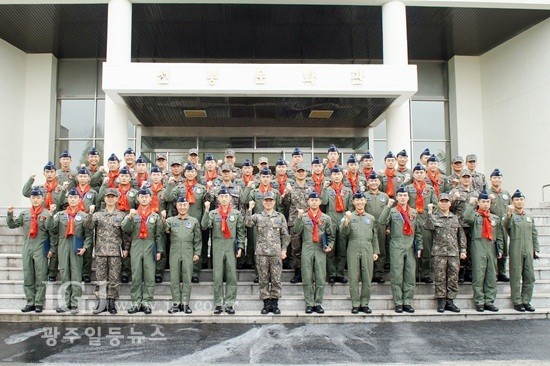 '싸우면 반드시 이기는 공군!' 새내기 빨간 마후라들의 힘찬 비상 - 광주일등뉴스